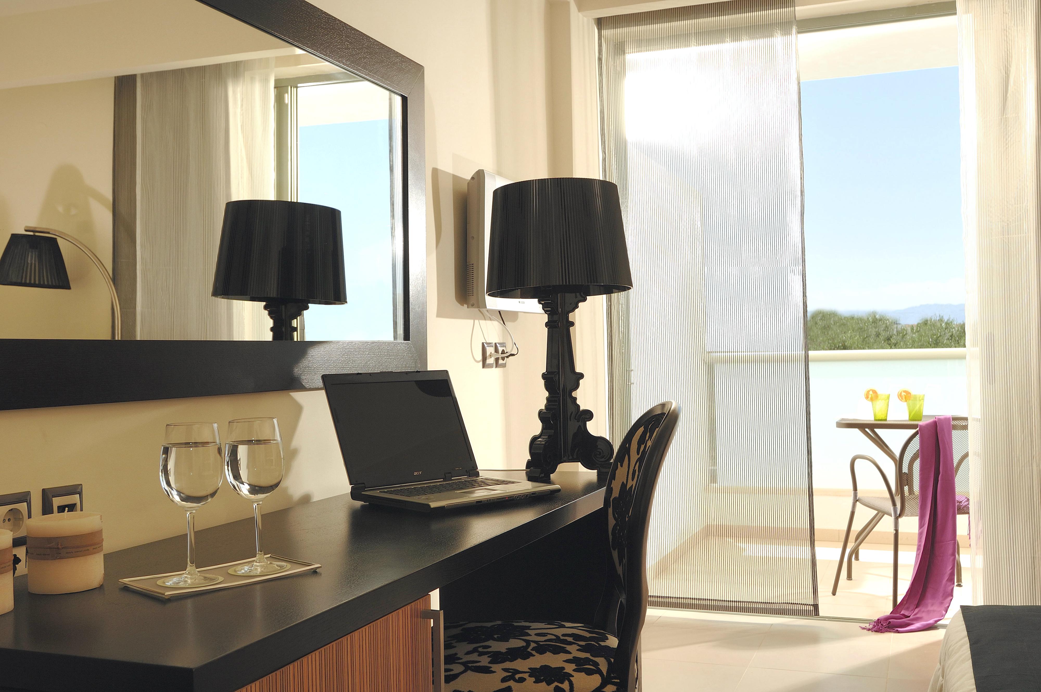 Angela Suites Boutique Hotel Sissi  Ngoại thất bức ảnh