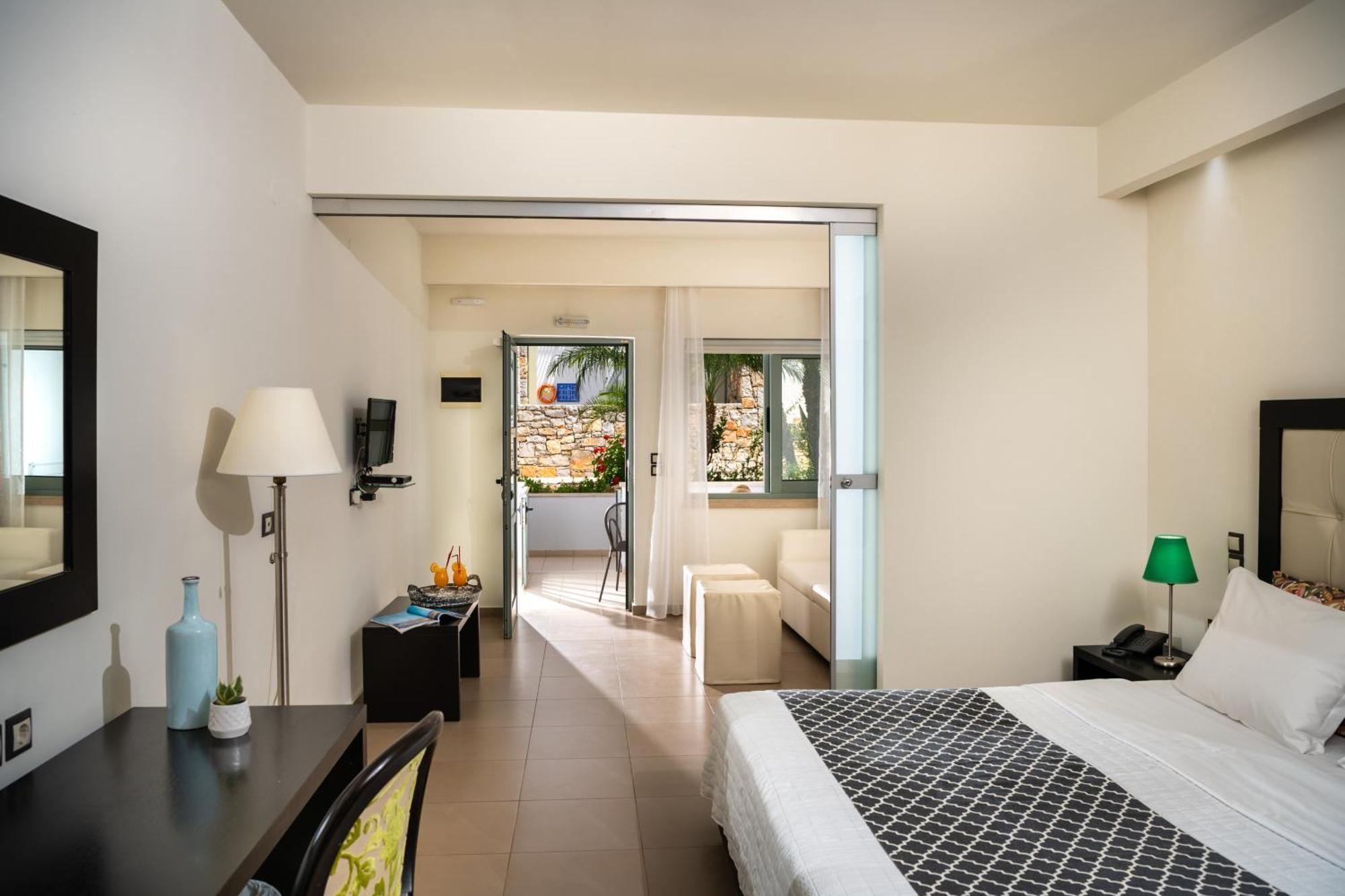 Angela Suites Boutique Hotel Sissi  Ngoại thất bức ảnh